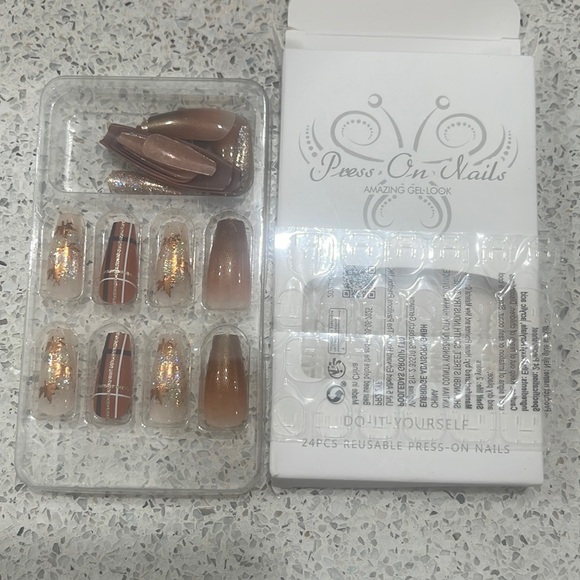 Fall Leaf Brown Stripes Press On Nails Ballerina/Coffin style- 24 pcs - Picture 2 of 3